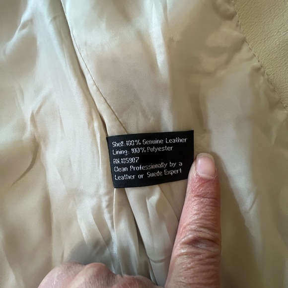 NWT VINTAGE USA Genuine Leather Jacket in Bone | Classic | Fall | Winter - Picture 8 of 13